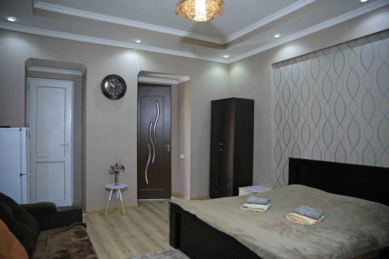 Guest House Beautiful Tbilisi On Khidistavi Street Eksteriør billede